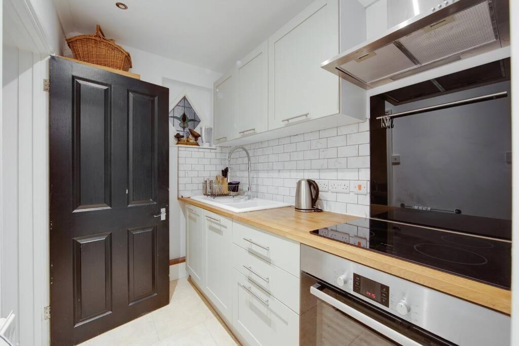 Princes Villa - Large Fully Self Contained Flat, 5 Minutes From The Sea Hastings Bagian luar foto