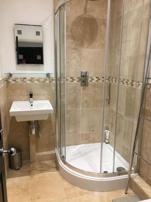 Princes Villa - Large Fully Self Contained Flat, 5 Minutes From The Sea Hastings Bagian luar foto